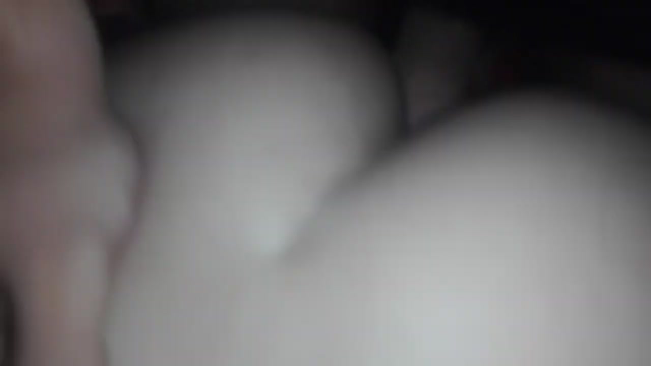 Curvy Babe Fingers Her Wet Pussy On Webcam