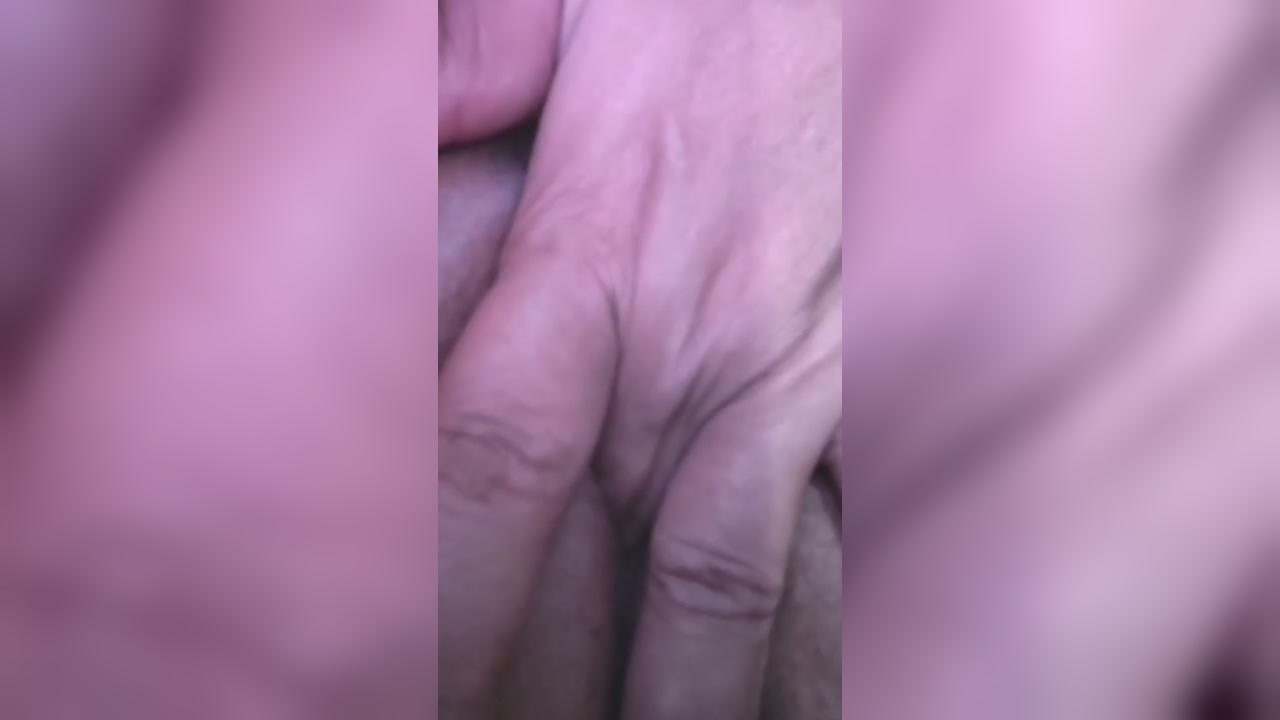 Hairy Pussy Gets Fucked By Pink Dildo On Webcam