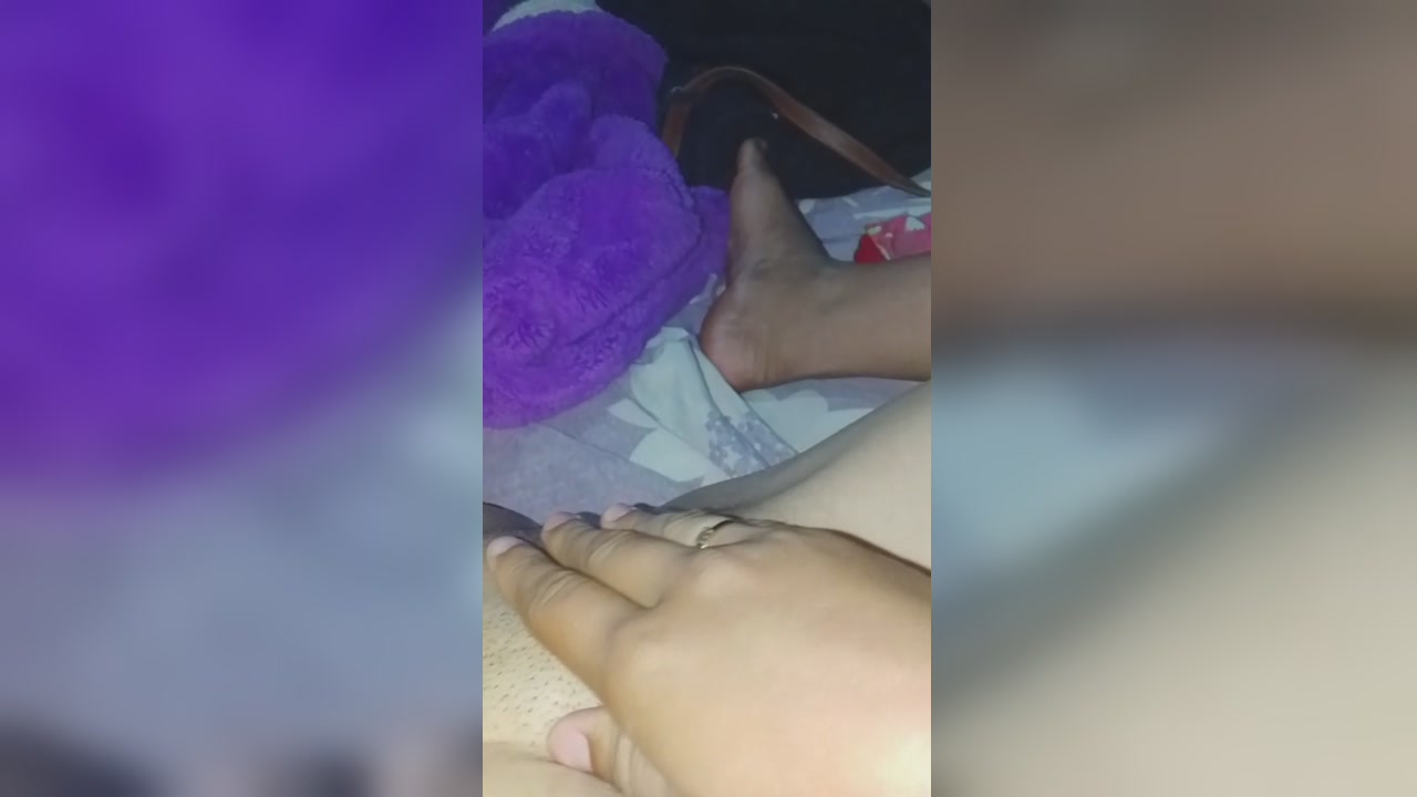 Hairy Bbw Fingers Her Wet Pussy On Webcam